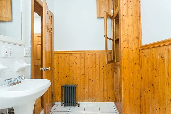 Rented by MNS | media 6