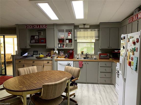5th image of 16265 Pelican Dr