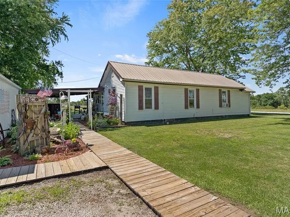 3616 County Road 2860, Higbee, MO 65257