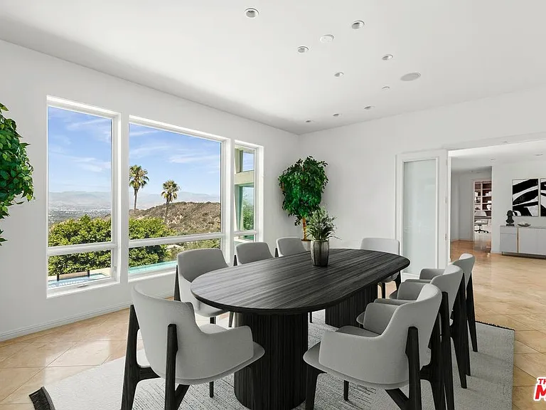 14435 Mulholland Dr — Photo 12