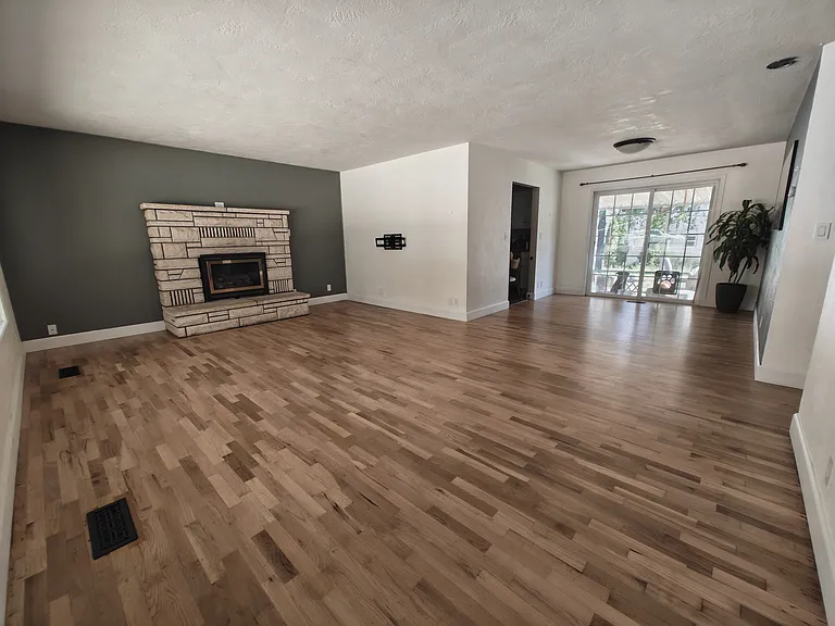 2116 Crestbrook Rd — Photo 13