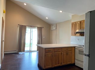 95 Hollyhock Rd, Levittown, NY 11756