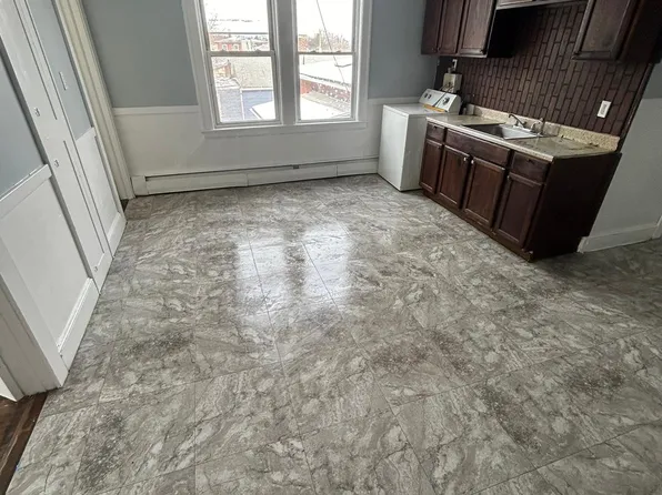 168-170 Oak St #3N, New Britain, CT 06051