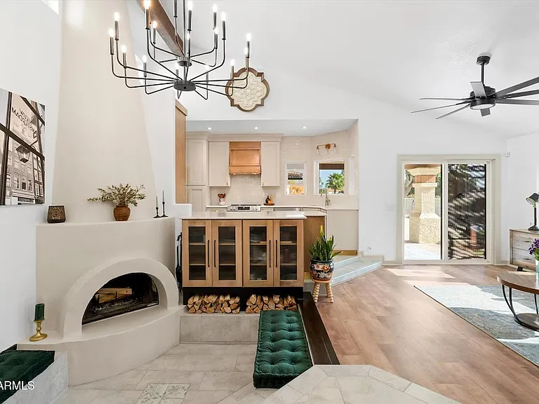 9211 S 47th Pl — Photo 1