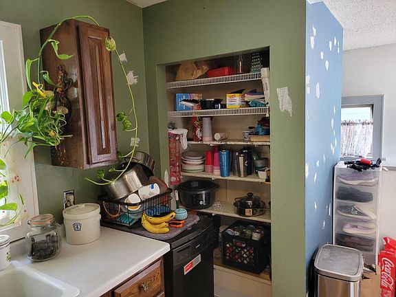 4th image of 764 Fuller Ave