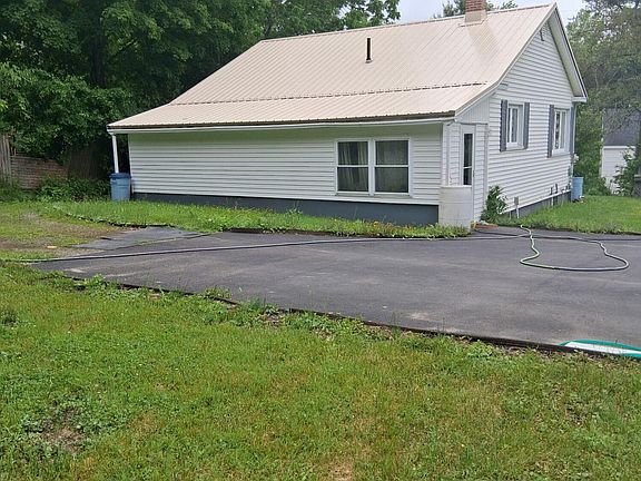 4th image of 8 Cleveland Street