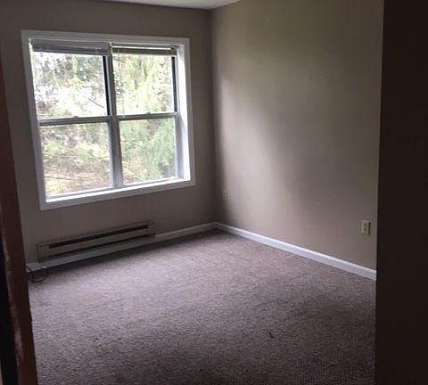 4th image of 107 Pickwick Pl