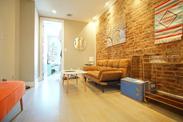 Rented by Hagstrom Management Inc | media 3