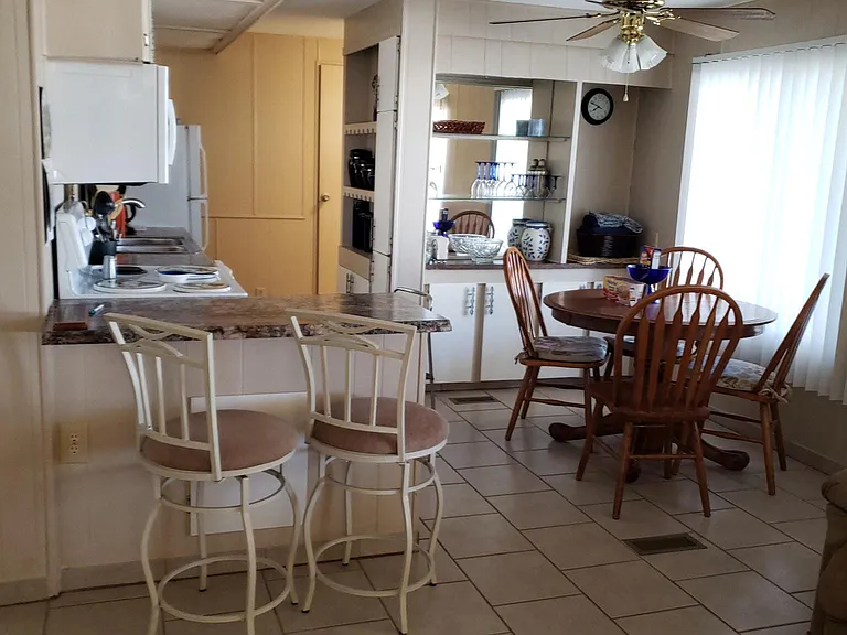 Kitchen bar, built in buffet.