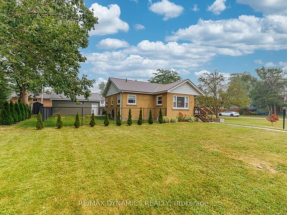 4th image of 586 Lakeside Rd