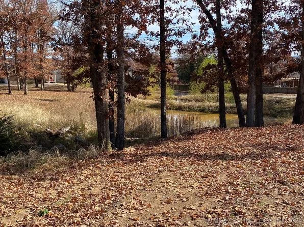 675 Woodlands Dr, Tahlequah, OK 74464