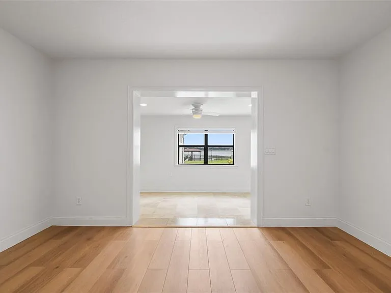 325 Magnolia St — Photo 15