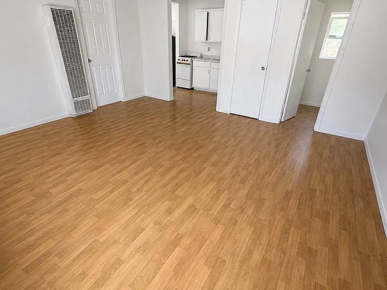 7905 Valley Vista Ave #2 — Photo 2