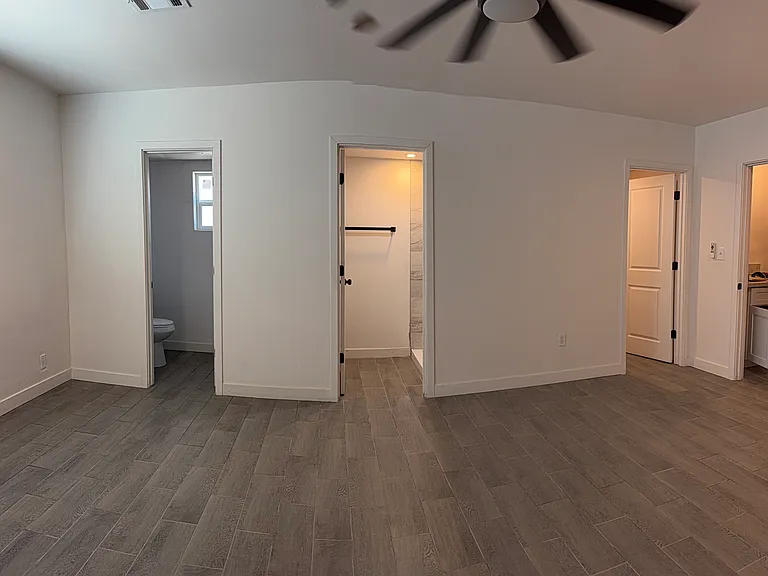2201 W Washington St — Photo 3