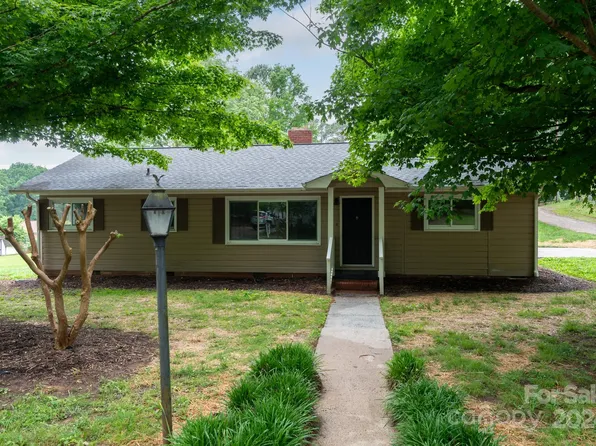3205 Weston Ave, Gastonia, NC 28052