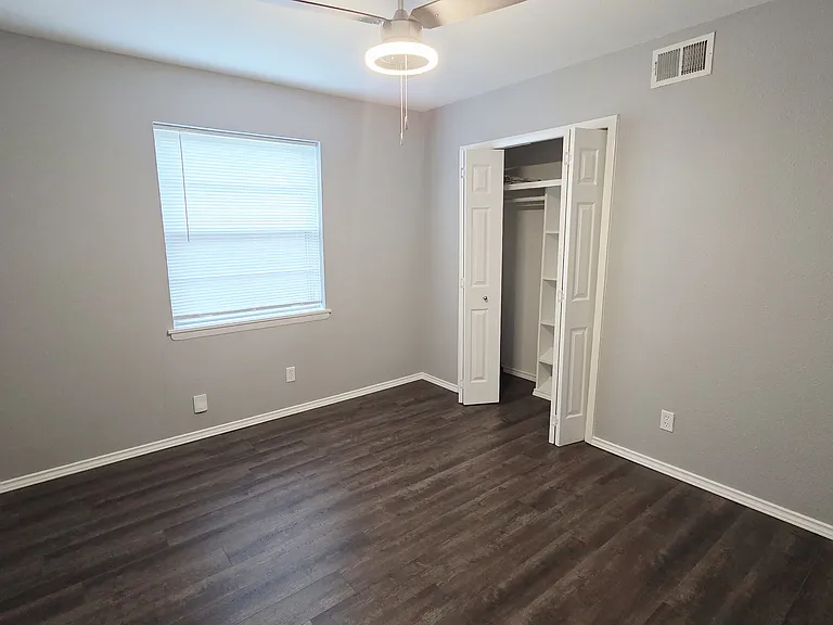 305 Dublin Dr — Photo 14