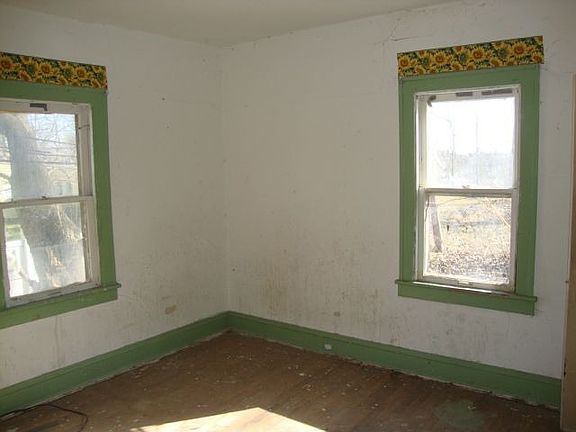 4th image of 12602 Melgrove Ave