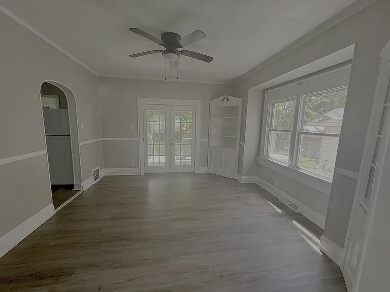 316 E Sheridan Ave — Photo 3