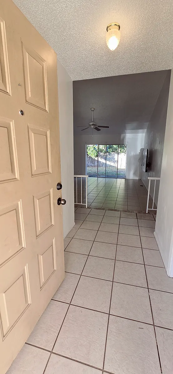 Building Photo - 3213 Netherwood Dr