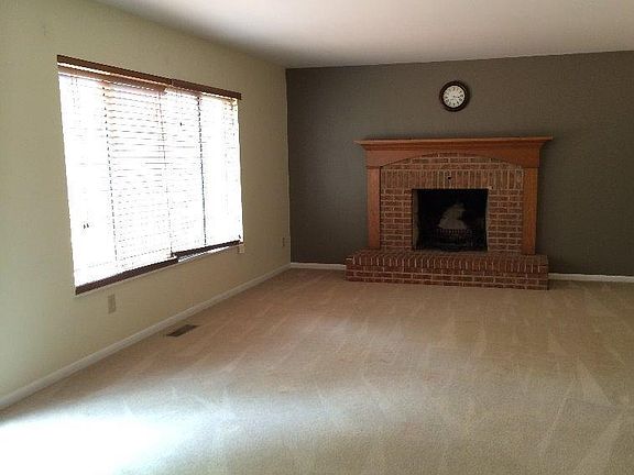 5th image of 5028 Barnsby Ln