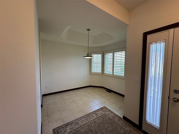 4th image of 646 Fieldstone Drive Smt #77
