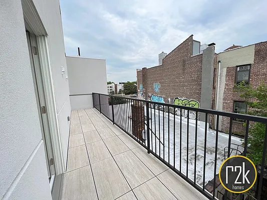 Rented by Realty 2000 Corp | media 23