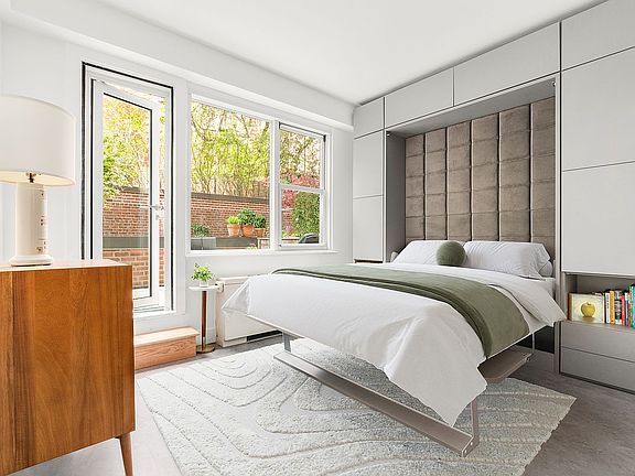 3rd image of 40 Clinton St APT 1M