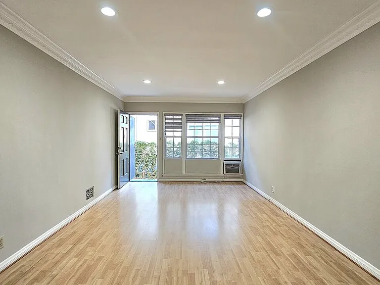 1022 S Norton Ave #B — Photo 4
