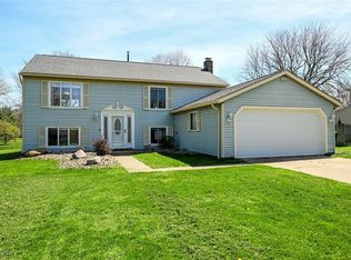 8637 Crow Dr, Macedonia, OH 44056