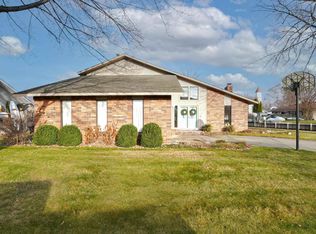 7244 Riverside Dr, Algonac, MI 48001