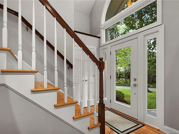 4th image of 52 Silver Spring Rd