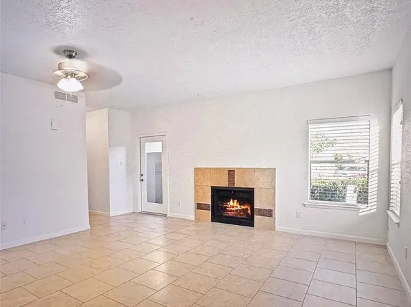 2021 Spenwick Dr APT 510, Houston, TX 77055
