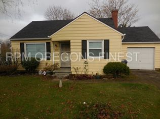 9329 SE Salmon St, Portland, OR