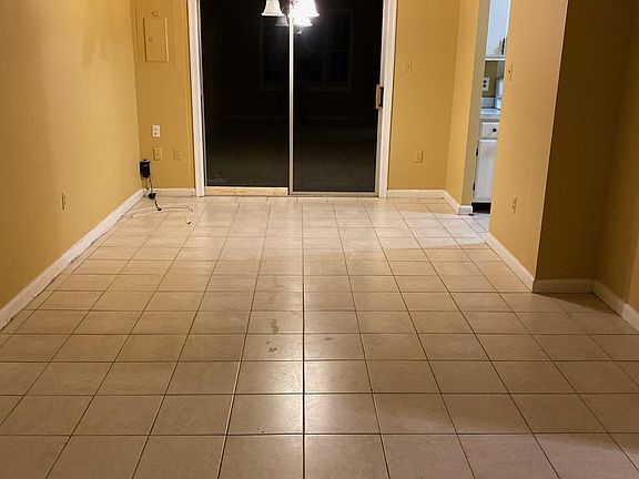 3rd image of 12333 Woodlawn Ct