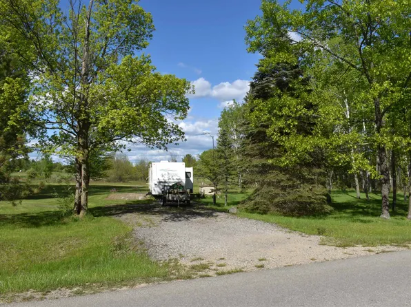 5885 Linksview Way, Gladwin, MI 48624