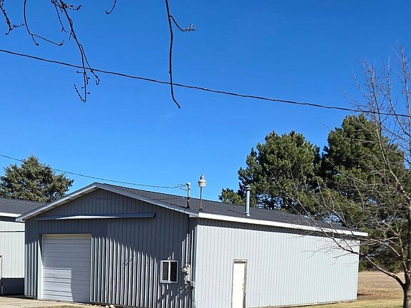 3rd image of 20590 Gratiot Rd