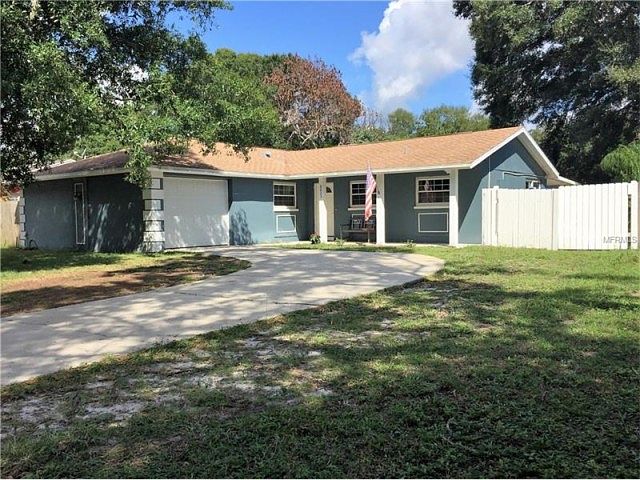 1st image of 8823 Oak Cir