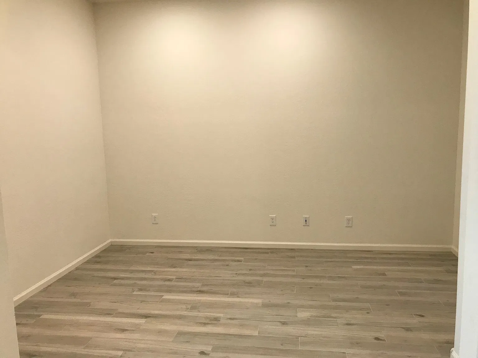 4 bed, 2.5 bath, 2257 sqft, $2,600 — Photo 2