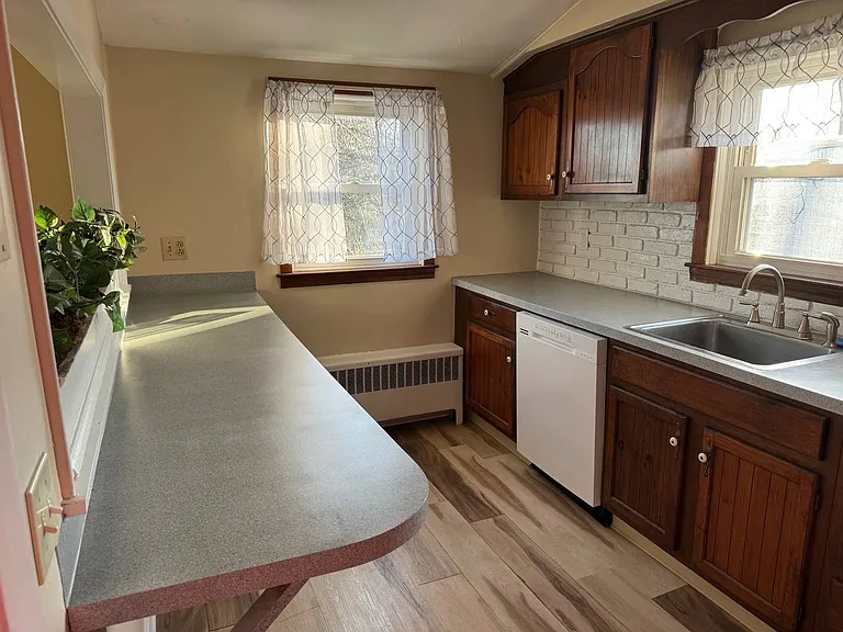 35 Birchland Ave #2 — Photo 21