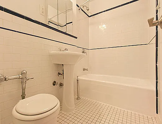 Rented by SW Queens Mezzanine | media 1