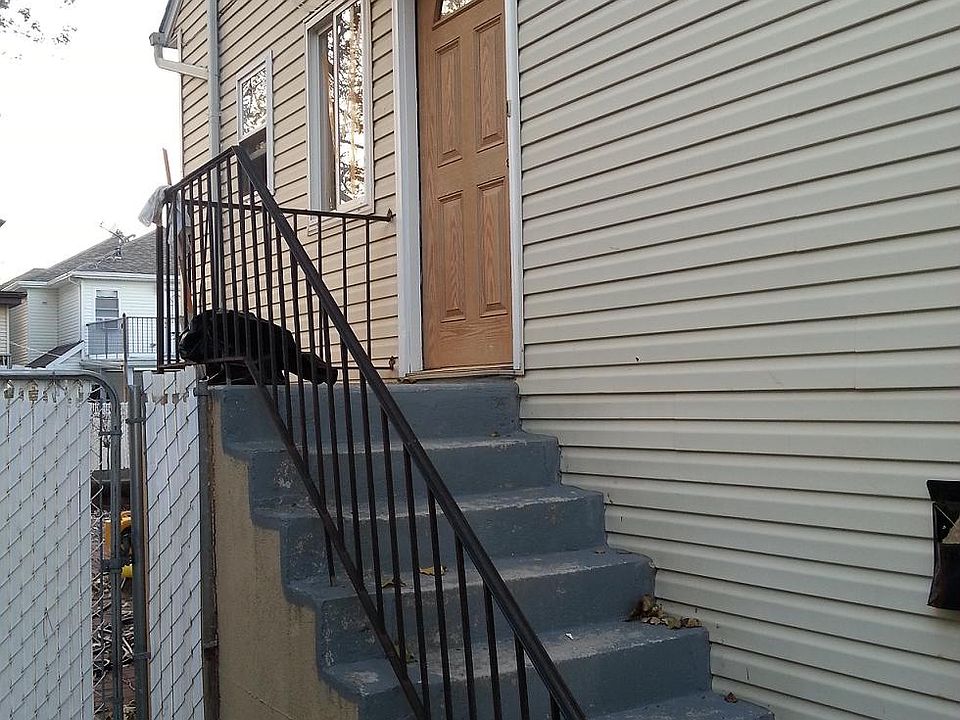1st image of 115 Baden Pl #1