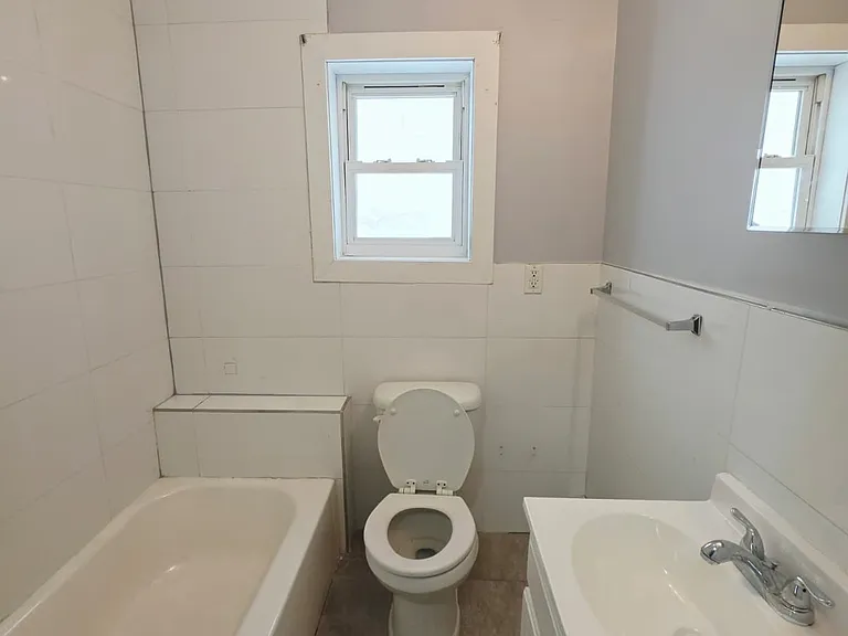 29 Bartholdi Ave #1B — Photo 10