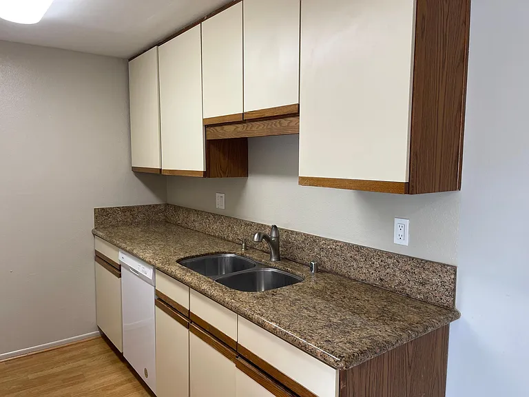 412 N Bellflower Blvd #208 — Photo 33