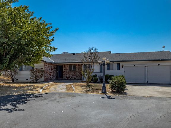 5th image of 13900 E Harney Ln