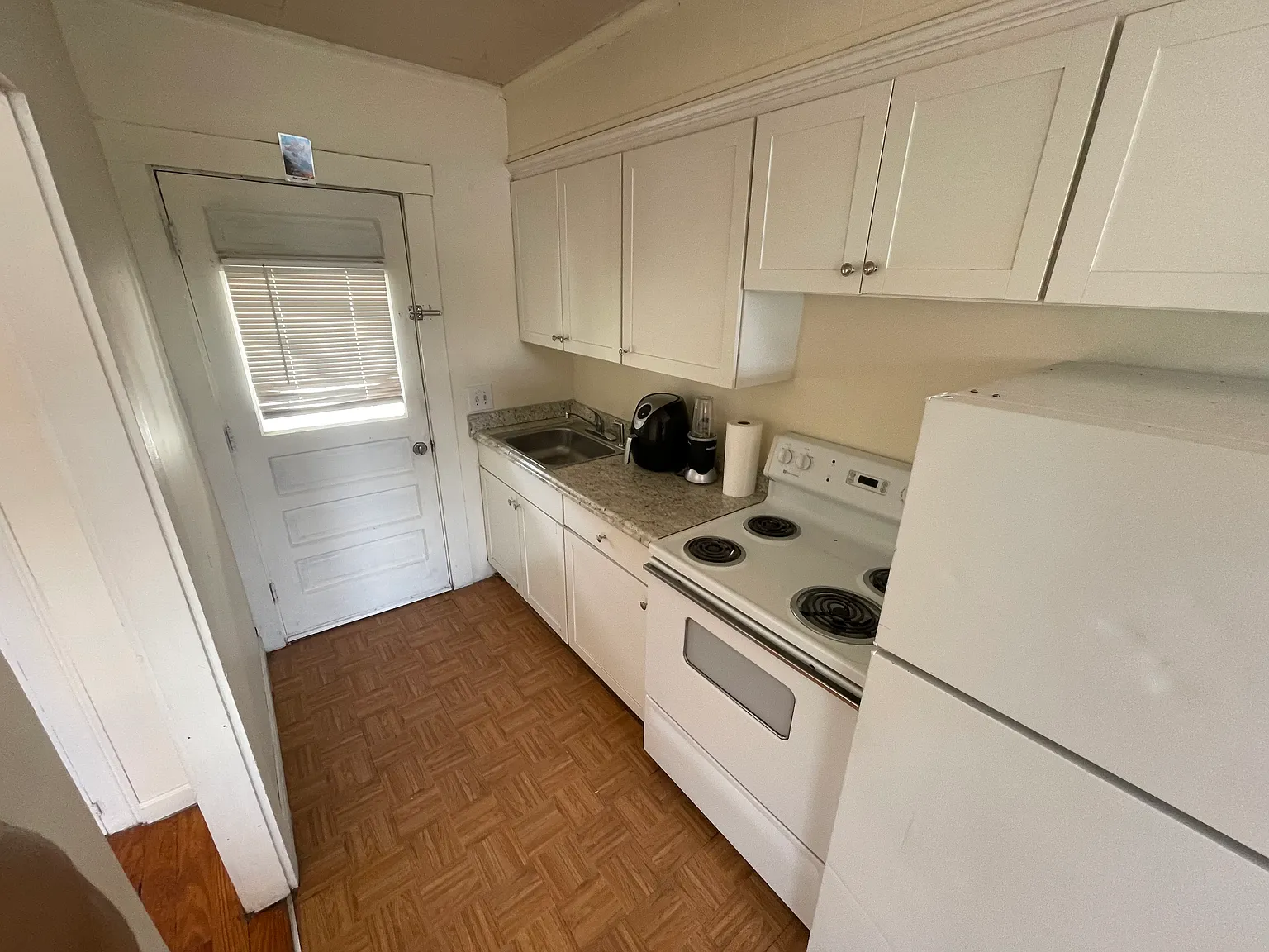 1 bed, 650 sqft, $1,500 — Photo 3
