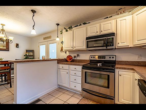 5th image of 11604 Leemont Dr