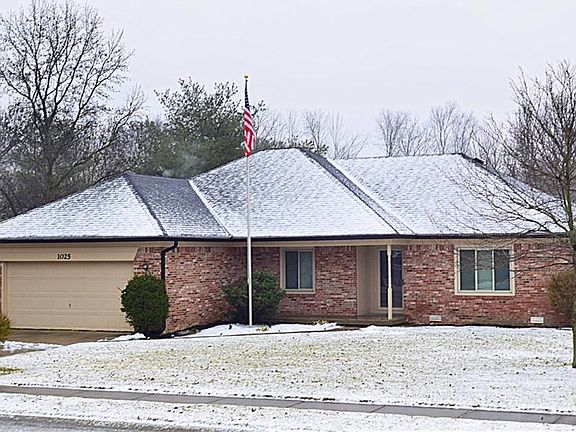 2nd image of 1025 Cedar Glen North Dr