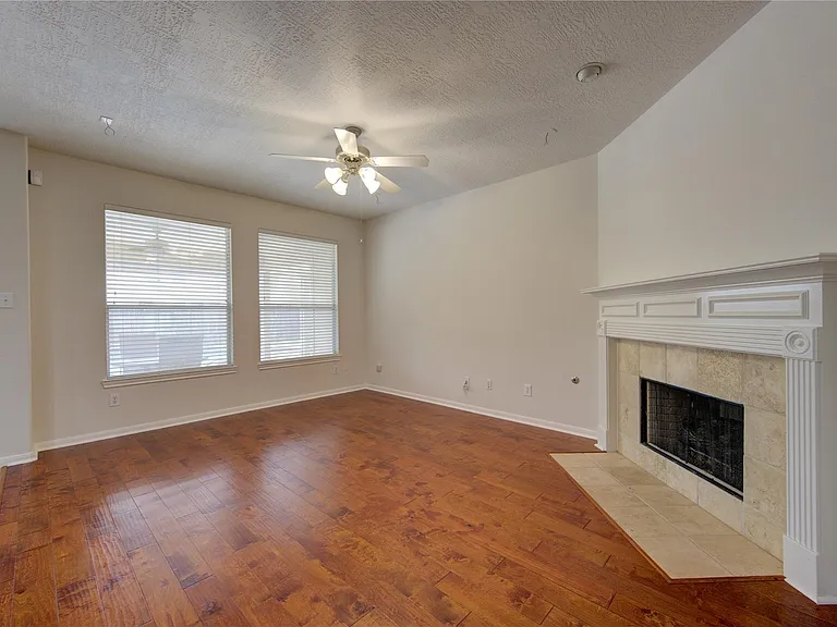 1903 Hampton Lakes Ct — Photo 7