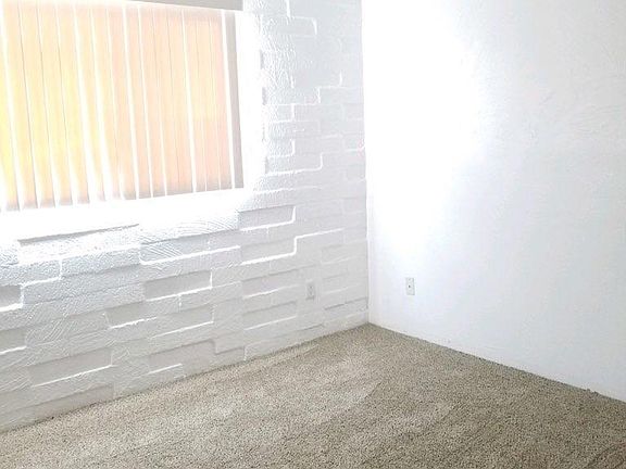 3rd image of 931 N Euclid Ave #126
