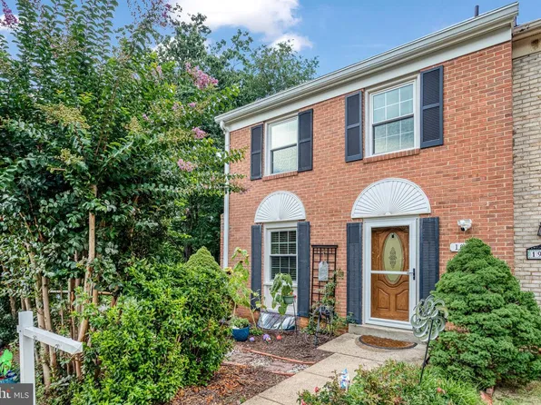 1947 Mayflower Dr, Woodbridge, VA 22192
